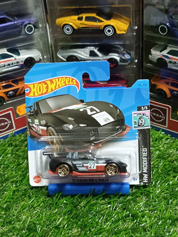 Hot Wheels 15 Mazda MX-5 Miata