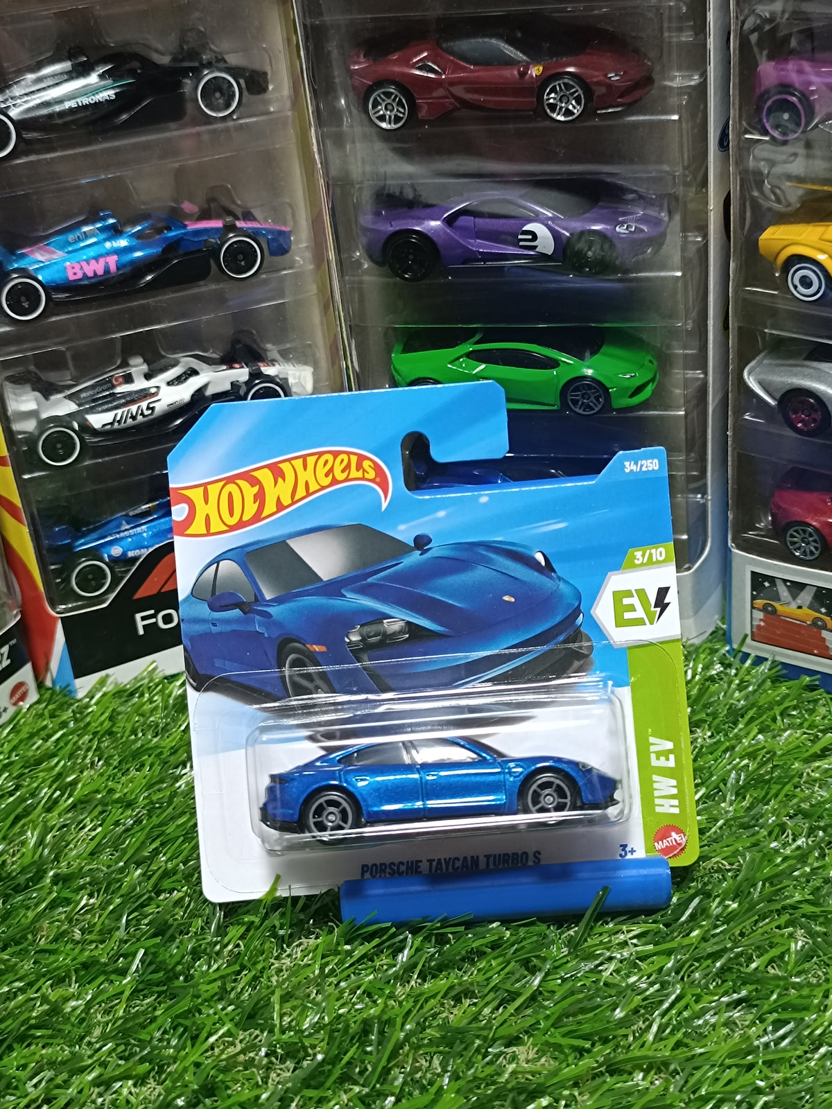 Hot Wheels Porsche Taycan Turbo S