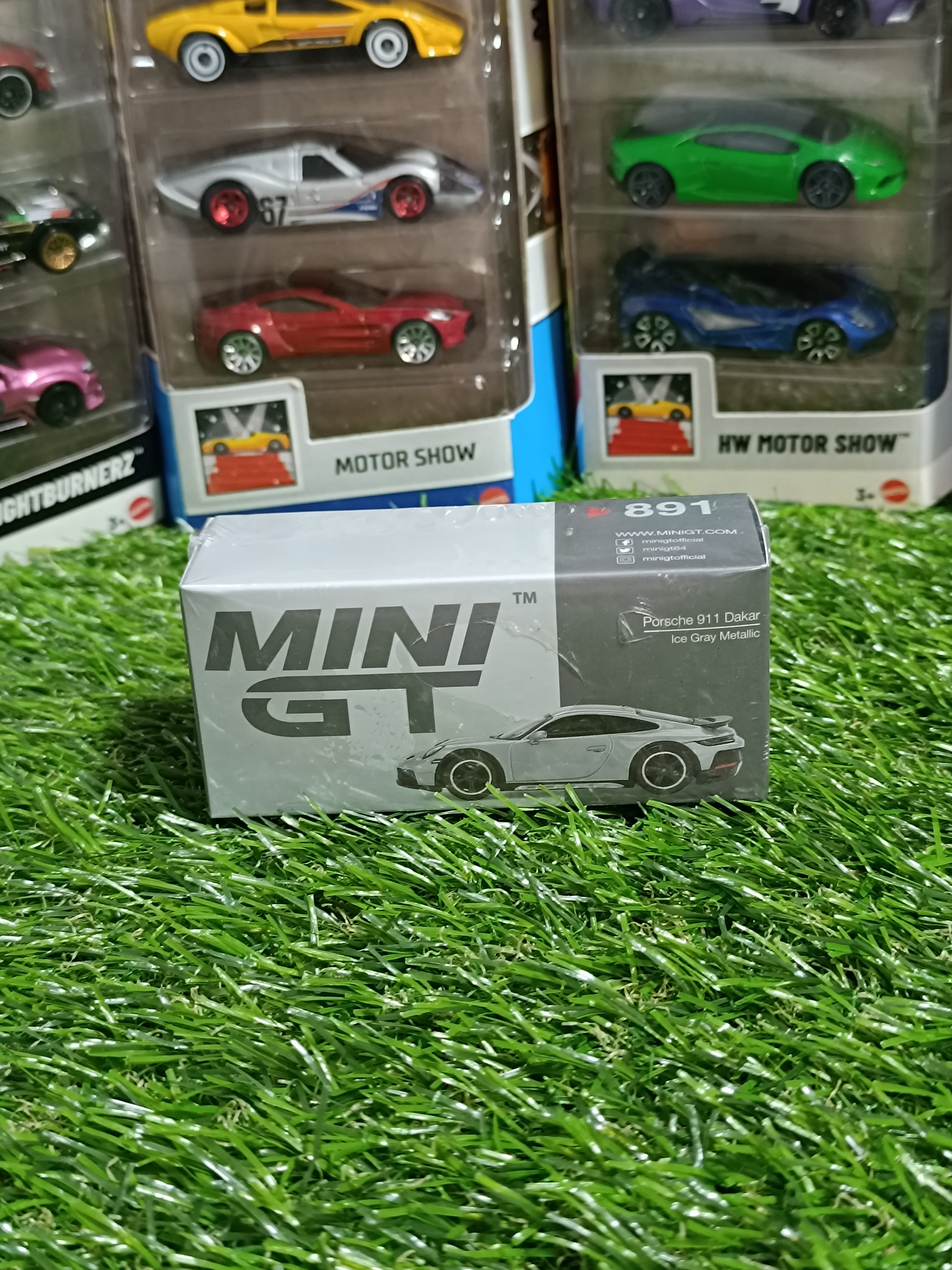 Mini GT Porsche 911 Dakar lce Gray Metallic