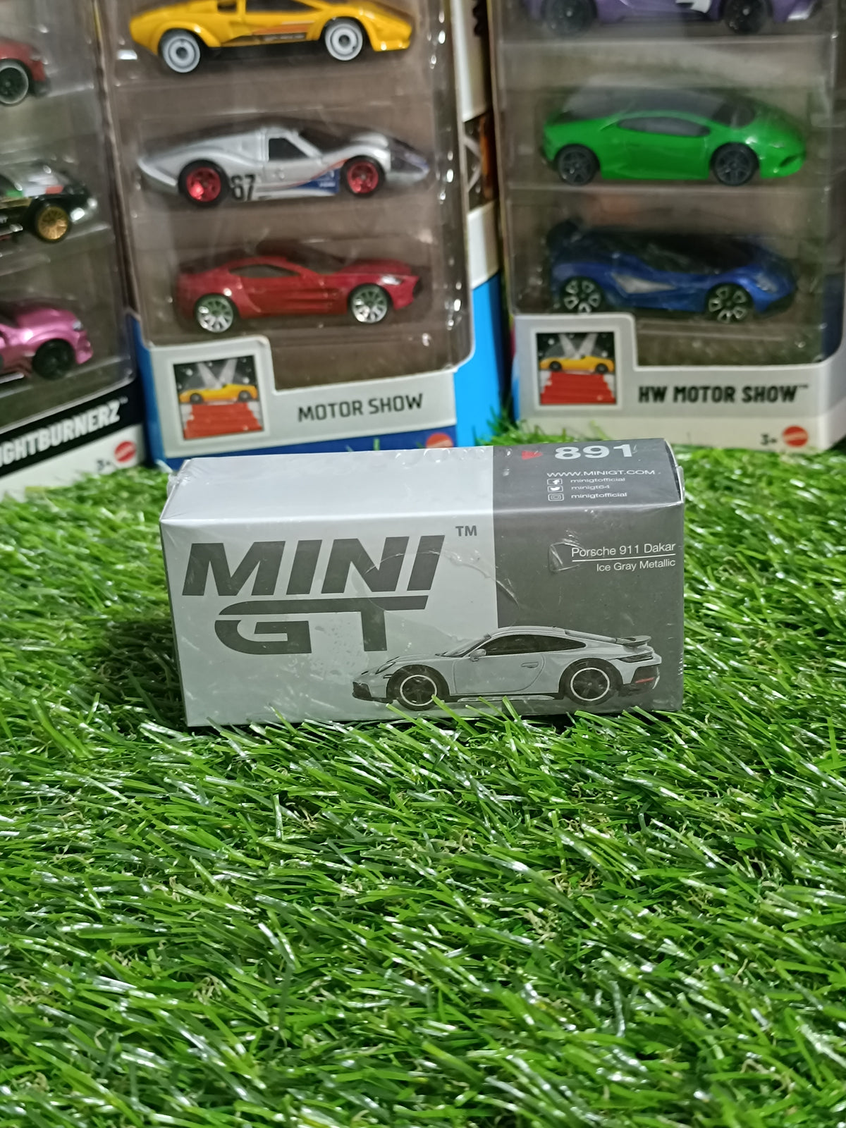 Mini GT Porsche 911 Dakar lce Gray Metallic