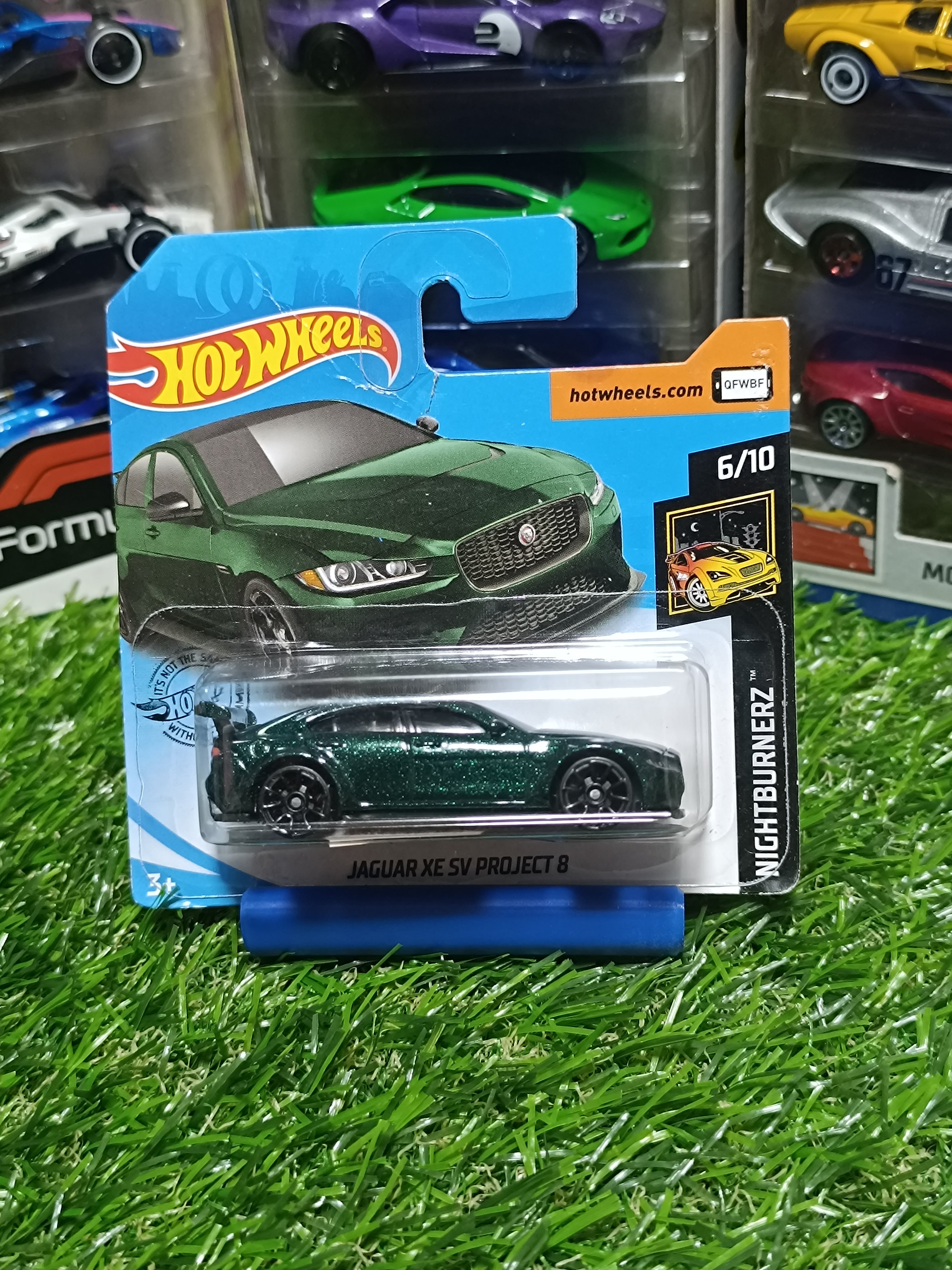 Hot Wheels Jaguar XE SV Projecto 8