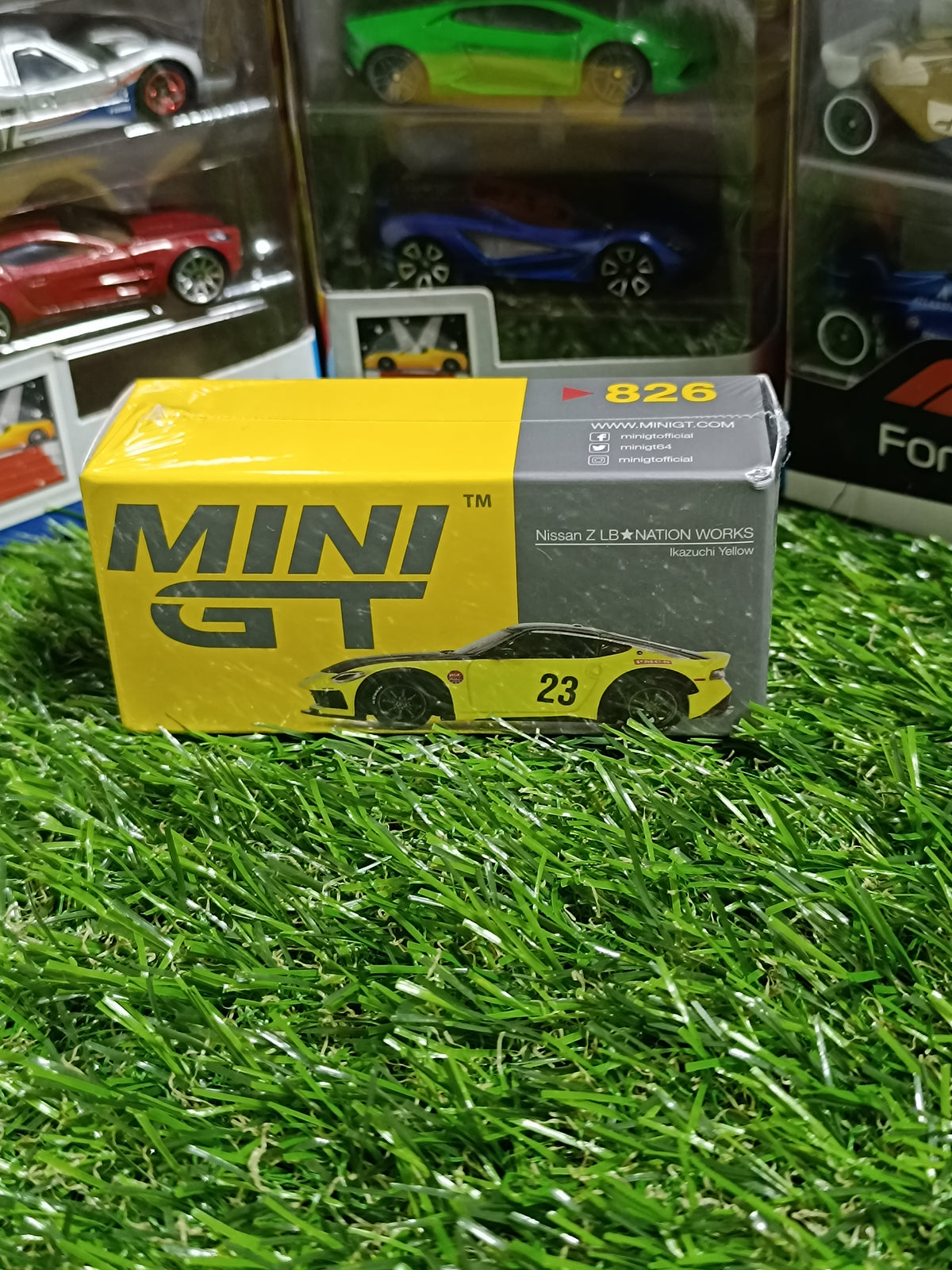 Mini GT Nissan Z LB NATION  Works