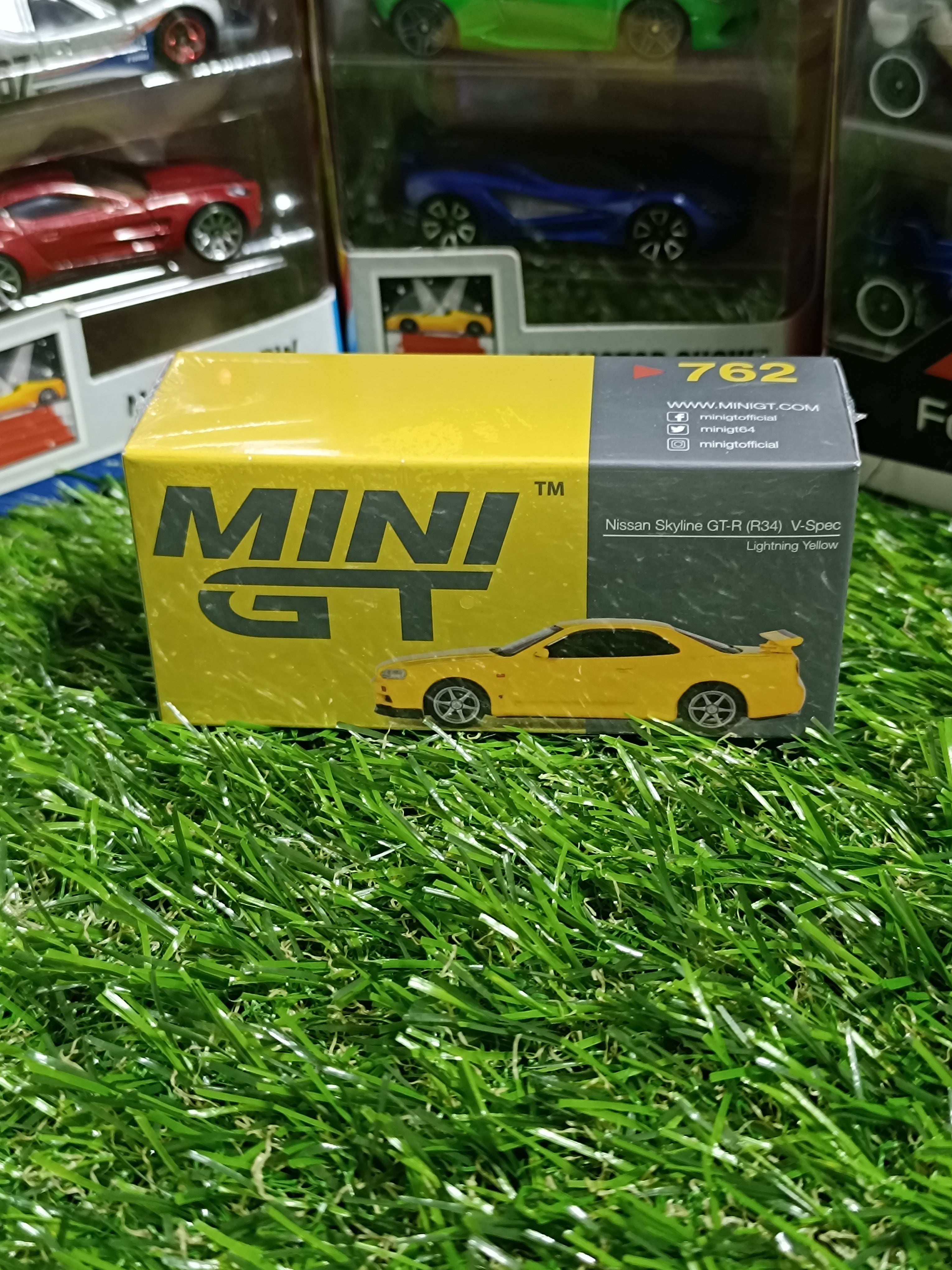 Mini GT Nissan Skyline GT-R (R34) V-Spec