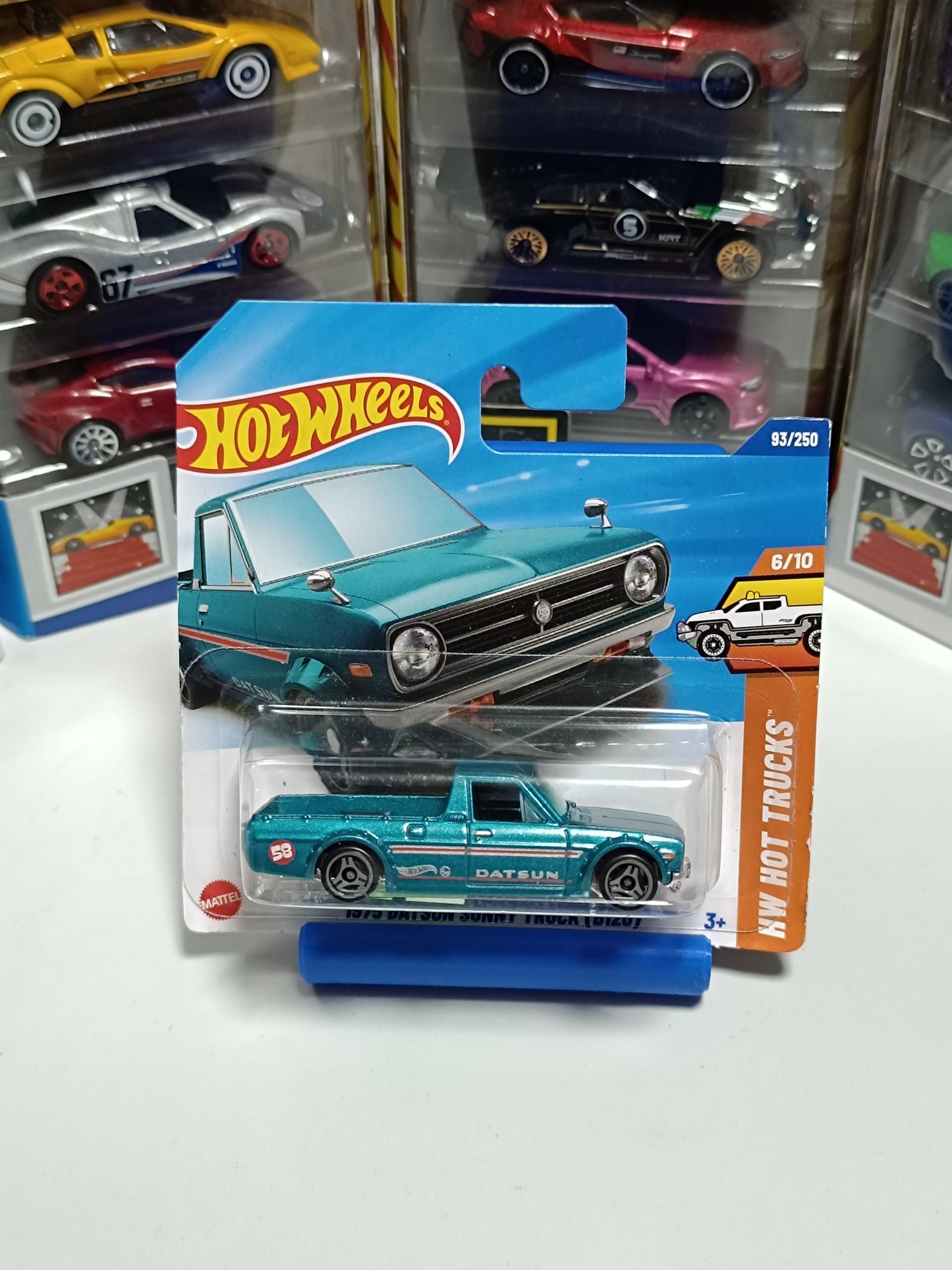 Hot Wheels 1975 Datsun Sunny Truck (B120)
