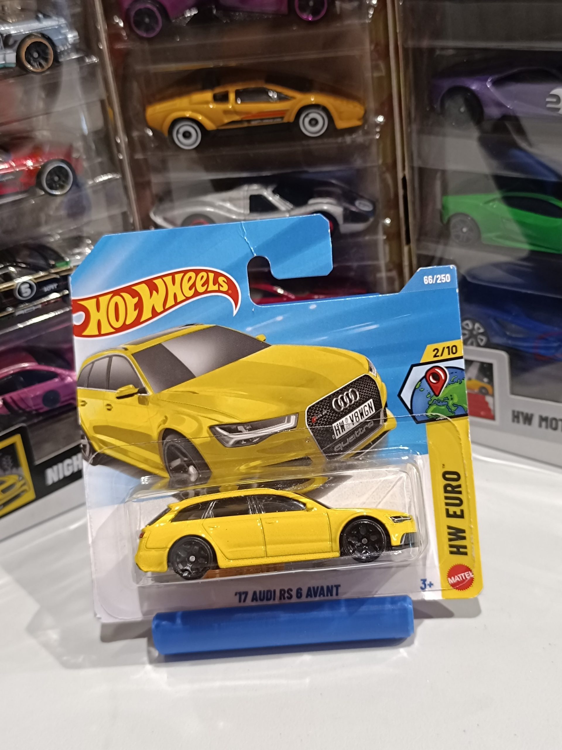 Hot Wheels 17 Audi RS 6 Avant